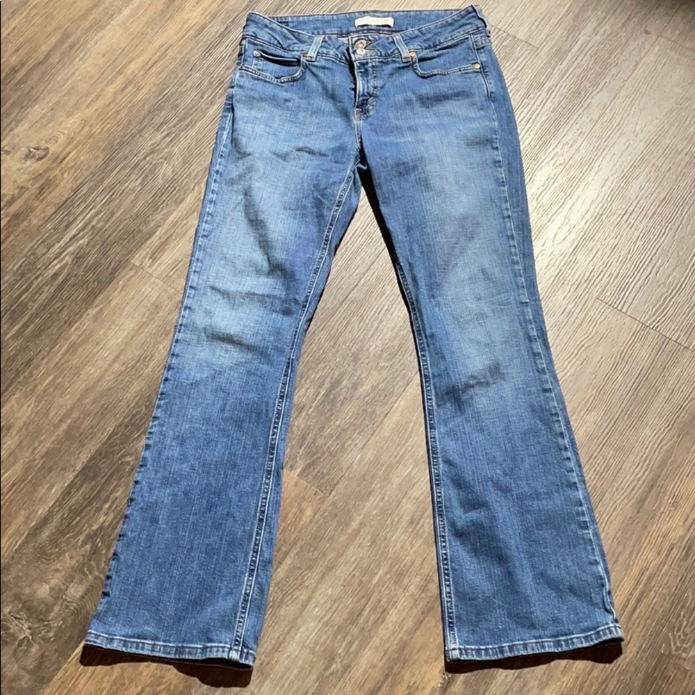 Women’s Levi’s 526 Slender Boot Cut Jeans Sz 8